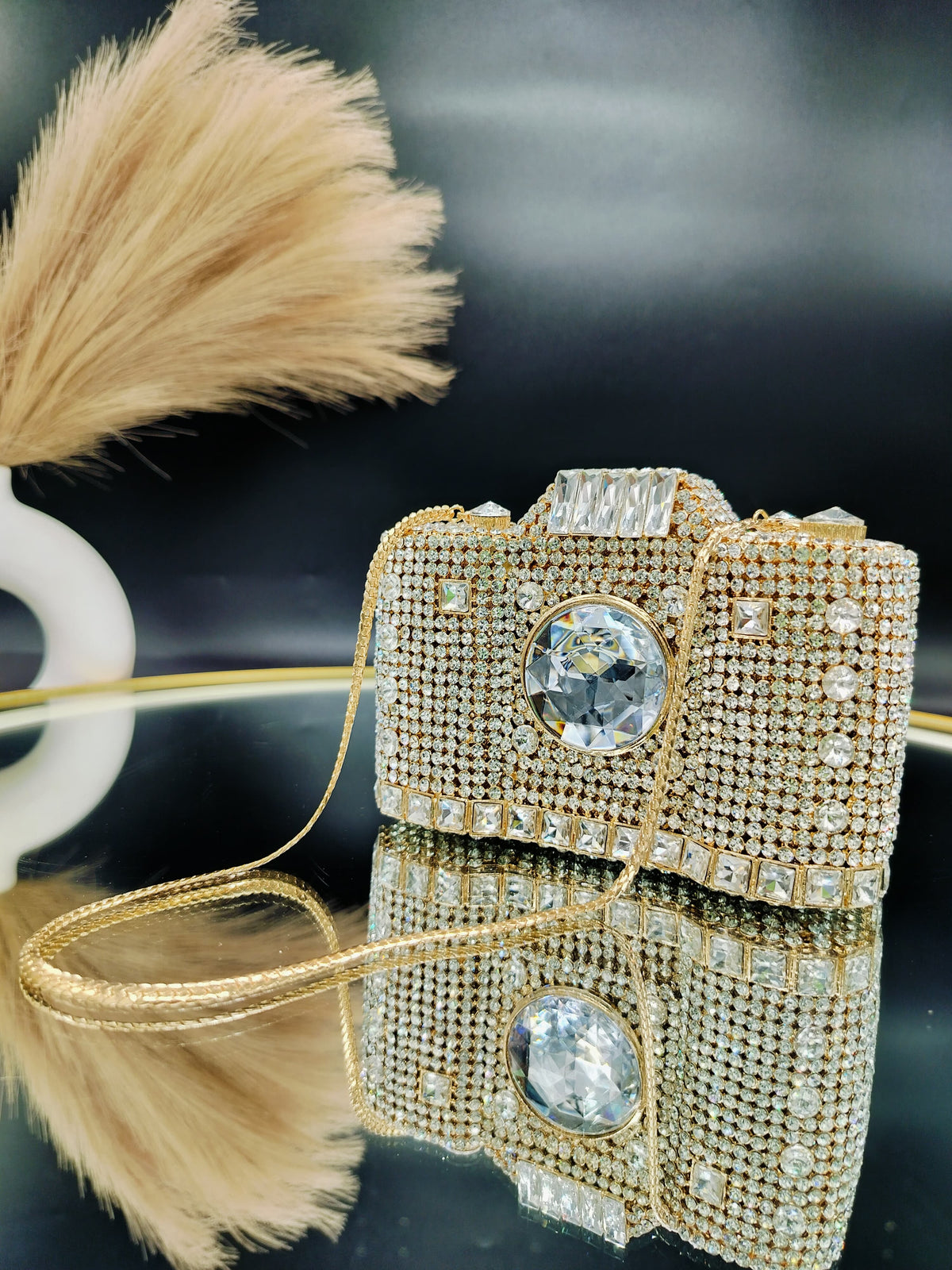 CAMERA STUDDED CLUTCH 2.0